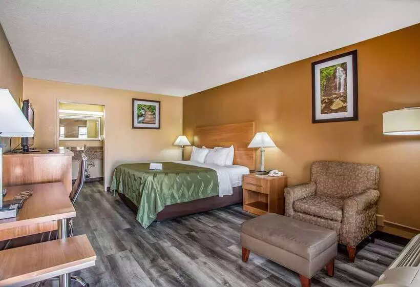 בית מלון כפרי Quality Inn