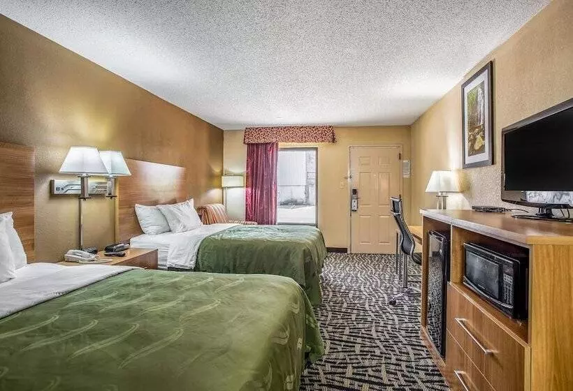 בית מלון כפרי Quality Inn