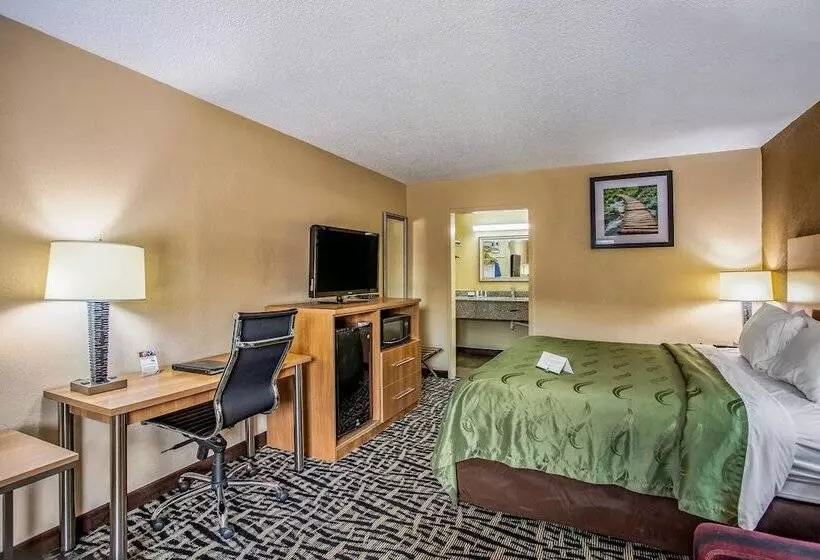 בית מלון כפרי Quality Inn