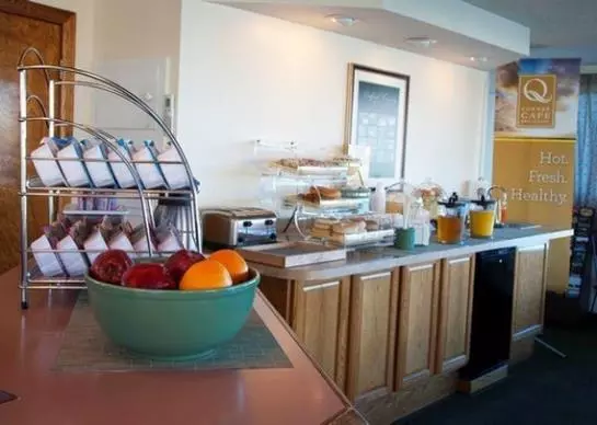 בית מלון כפרי Quality Inn Breeze Manor