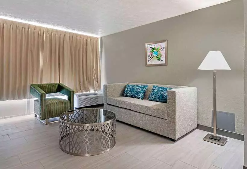 Szálloda Quality Inn & Suites