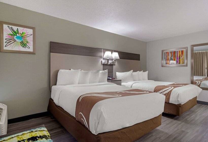 호텔 Quality Inn & Suites