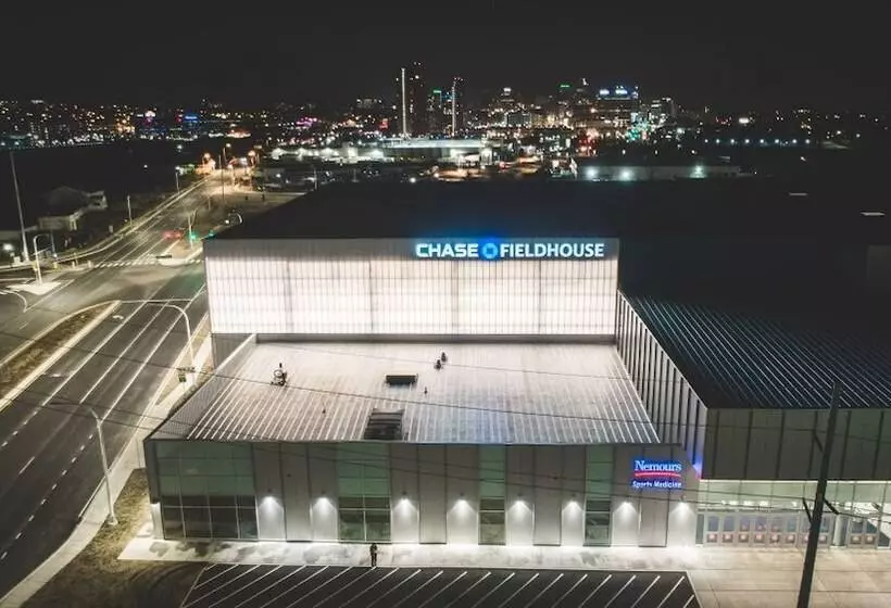 هتل Quality Inn & Suites Skyways