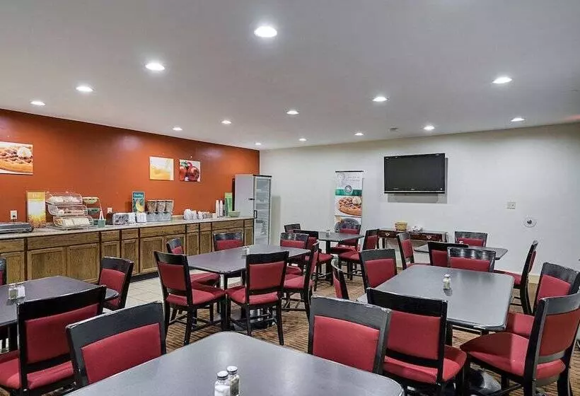 هتل Quality Inn & Suites Skyways