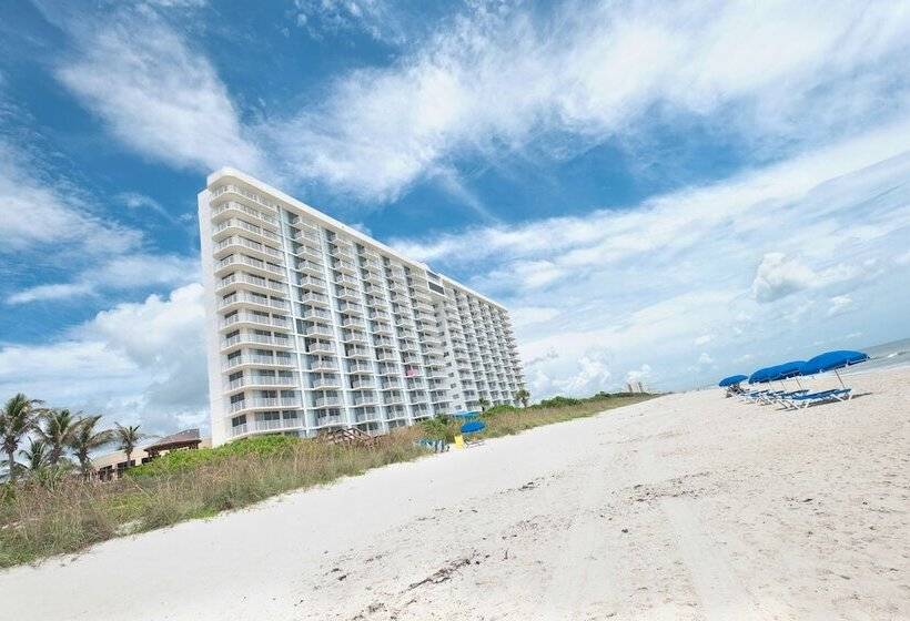 Radisson Suite Hotel Oceanfront