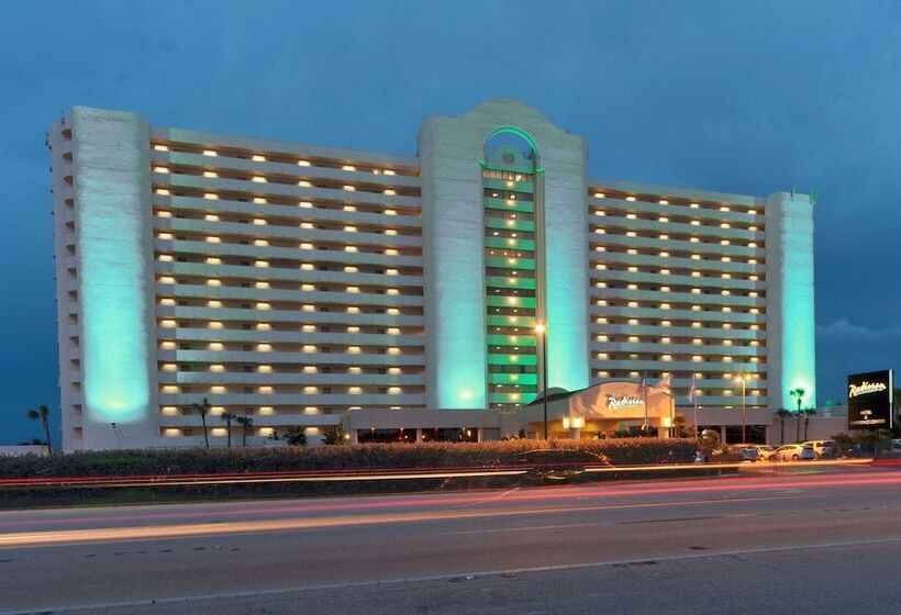 Radisson Suite Hotel Oceanfront