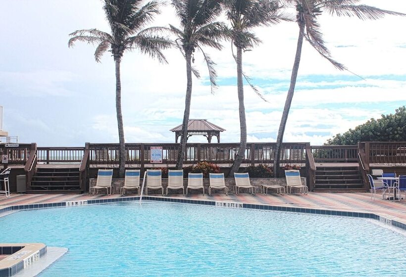 Radisson Suite Hotel Oceanfront