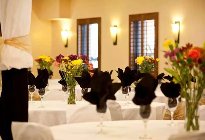 Hotel Ramada By Wyndham Tucson