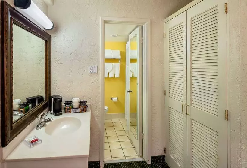 Hotel Ramada By Wyndham Tucson