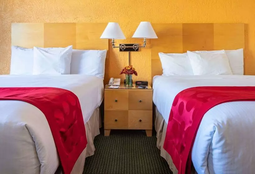 酒店 Ramada By Wyndham Tucson