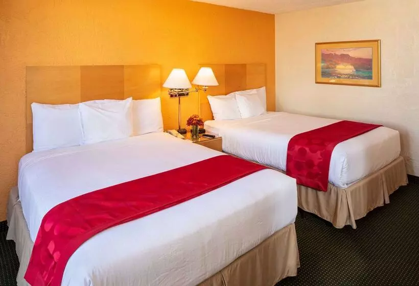 Hotel Ramada By Wyndham Tucson