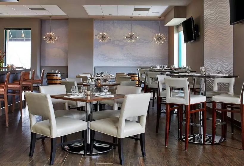 Hotel Renaissance Chicago Glenview Suites