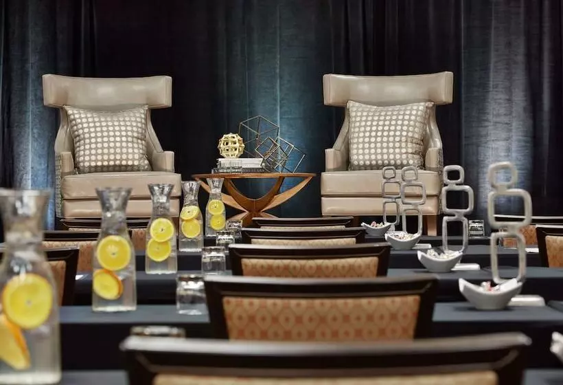 فندق Renaissance Orlando Airport