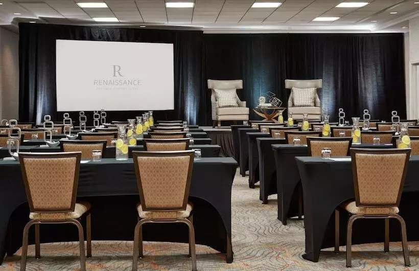 فندق Renaissance Orlando Airport