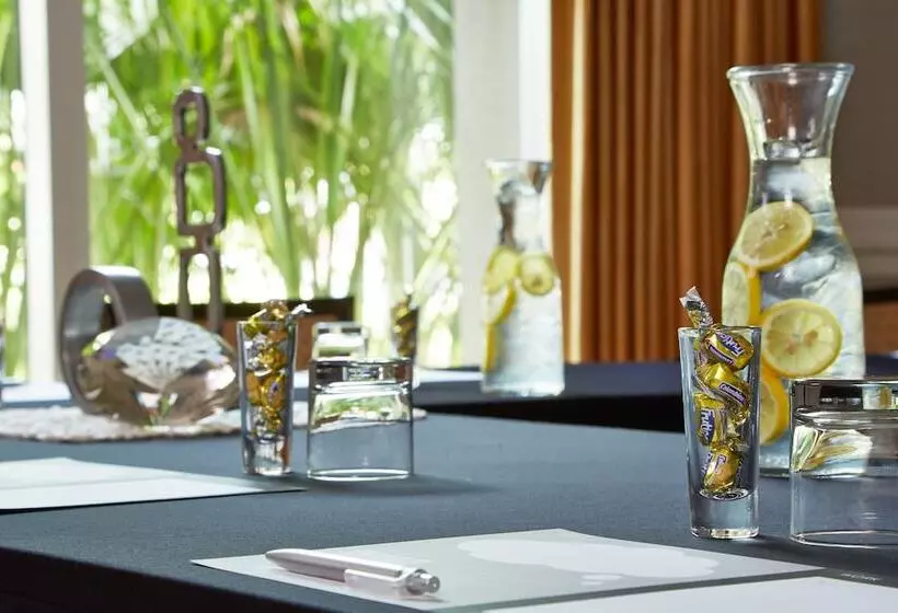 فندق Renaissance Orlando Airport