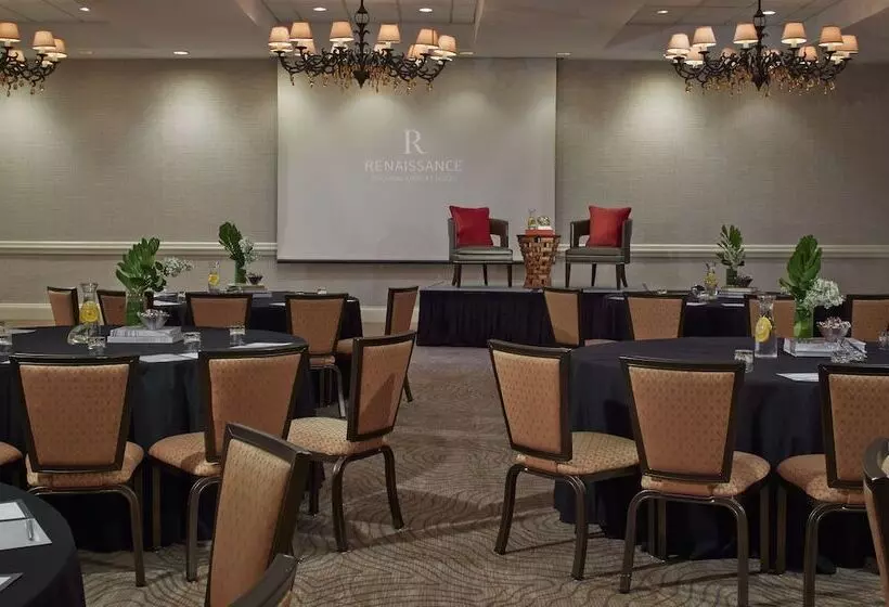 فندق Renaissance Orlando Airport