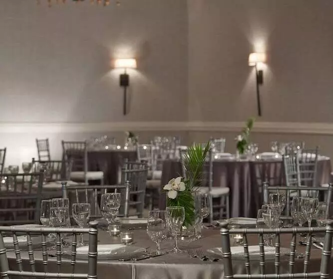 فندق Renaissance Orlando Airport