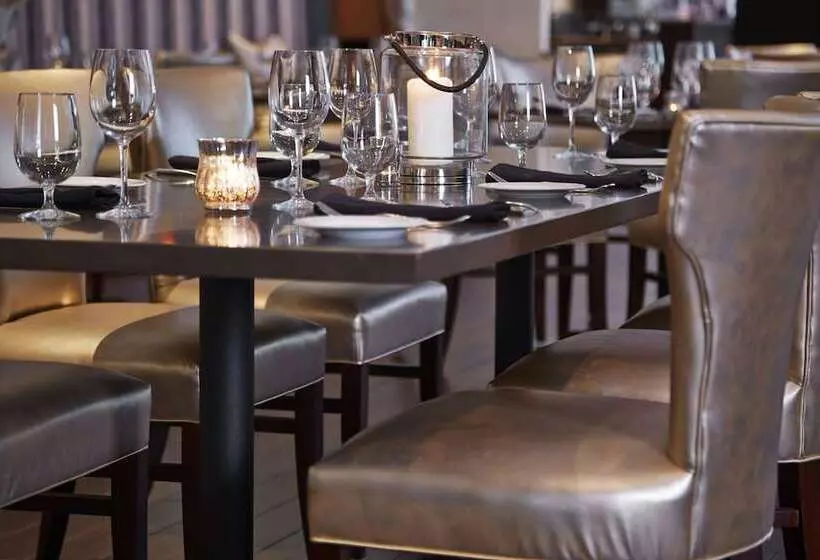 فندق Renaissance Orlando Airport