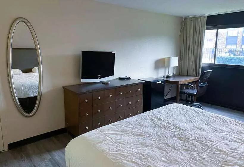 Motel 6 Rochester Airport