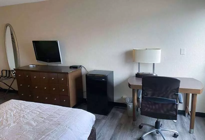 Motel 6 Rochester Airport