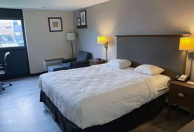 Motel 6 Rochester Airport