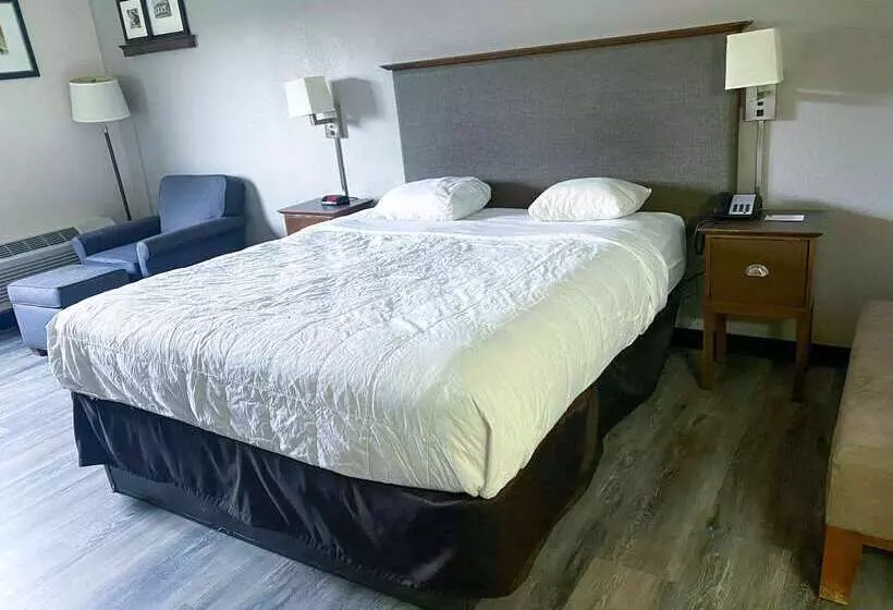 Motel 6 Rochester Airport