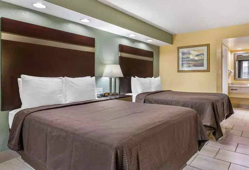 リゾートホテル Clarion Inn Orlando International Drive   Icon Park