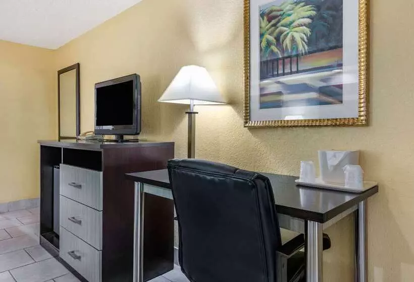 リゾートホテル Clarion Inn Orlando International Drive   Icon Park