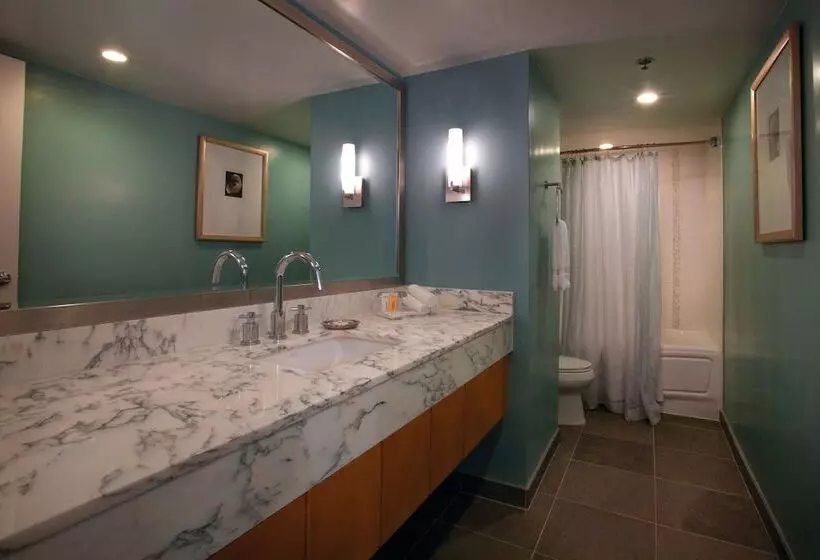 Ala Moana Hotel By Mantra