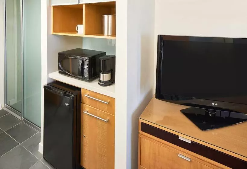 Ala Moana Hotel By Mantra