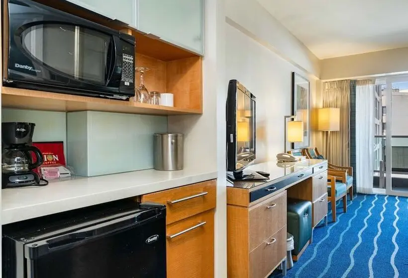 Ala Moana Hotel By Mantra