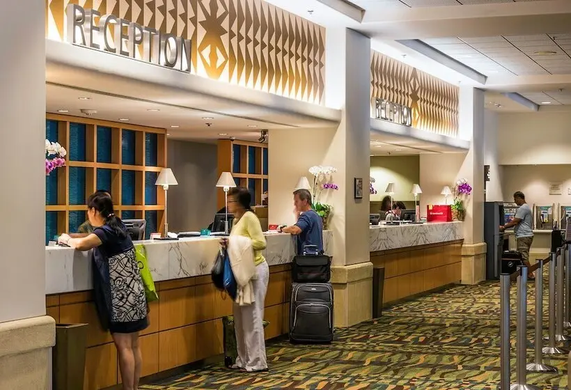 Ala Moana Hotel By Mantra