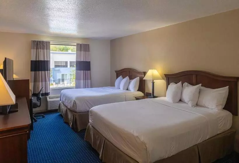 Cottonwood Suites Savannah Hotel & Conference Center