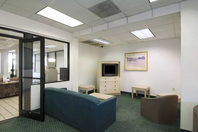 Отель Americas Best Value Inn & Suites