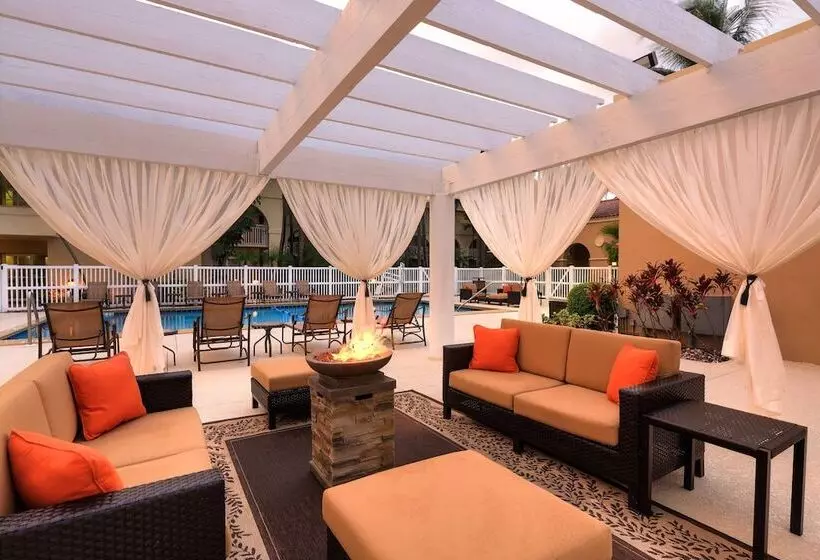 Отель Courtyard By Marriott Fort Lauderdale North/cypress Creek