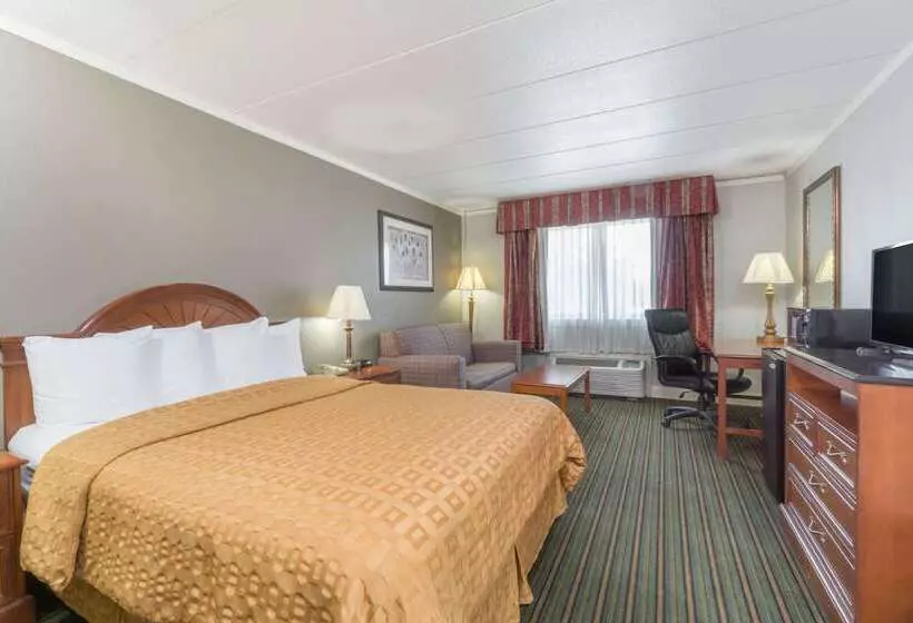 Отель Days Inn By Wyndham Columbus East Airport