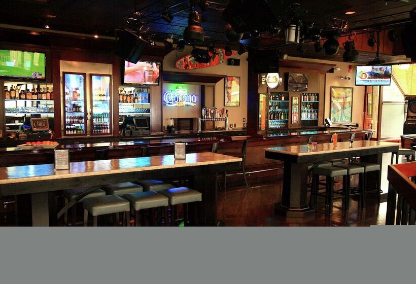 هتل Doubletree By Hilton Sacramento