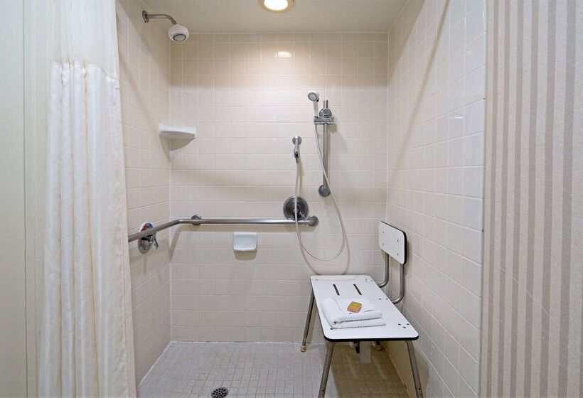 هتل Doubletree By Hilton Sacramento