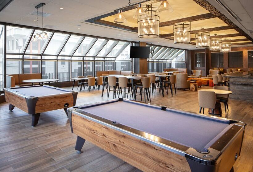 هتل Doubletree By Hilton Sacramento