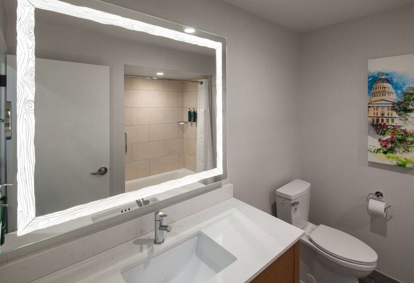 هتل Doubletree By Hilton Sacramento