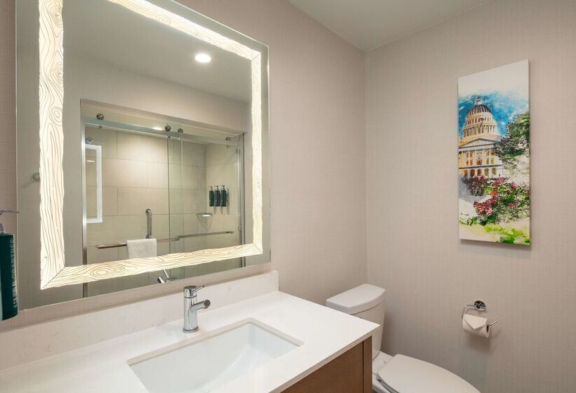 هتل Doubletree By Hilton Sacramento