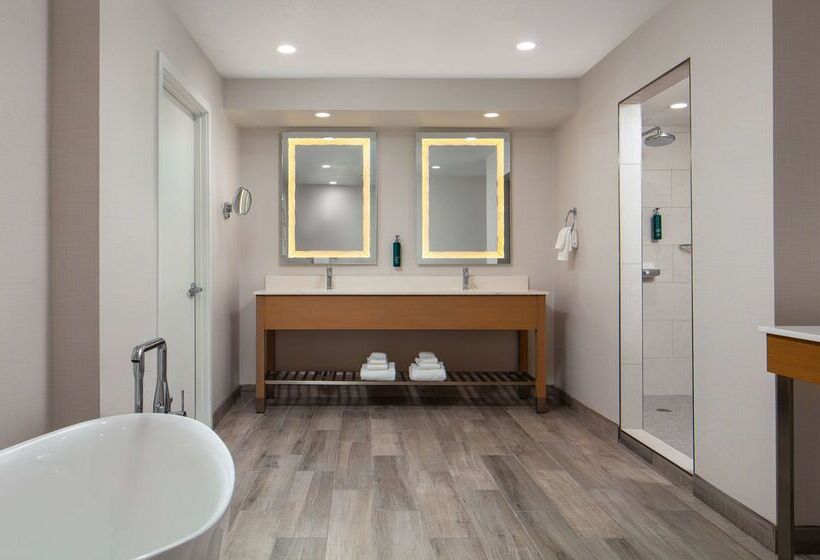 هتل Doubletree By Hilton Sacramento