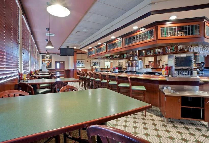 Holiday Inn Hotel & Suites Overland Park West, An Ihg