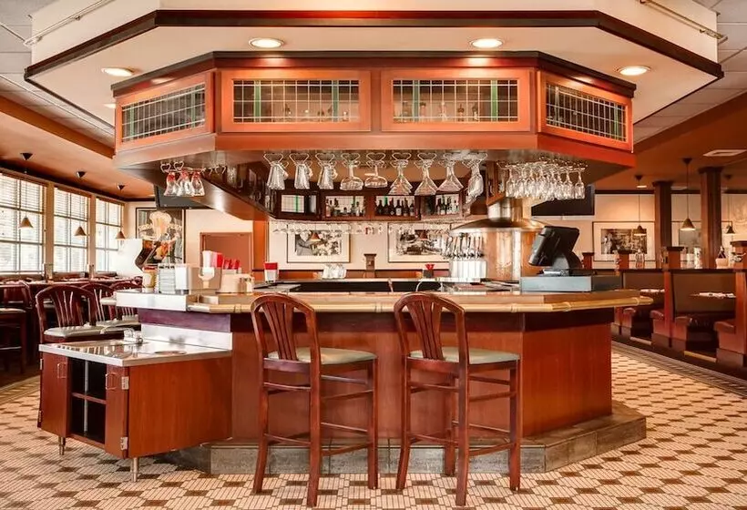 Holiday Inn Hotel & Suites Overland Park West, An Ihg