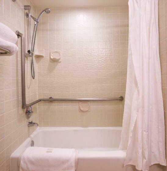 Otel Inn At The Commons