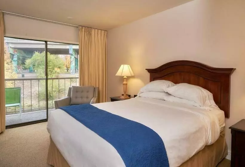 호텔 Inn At The Commons