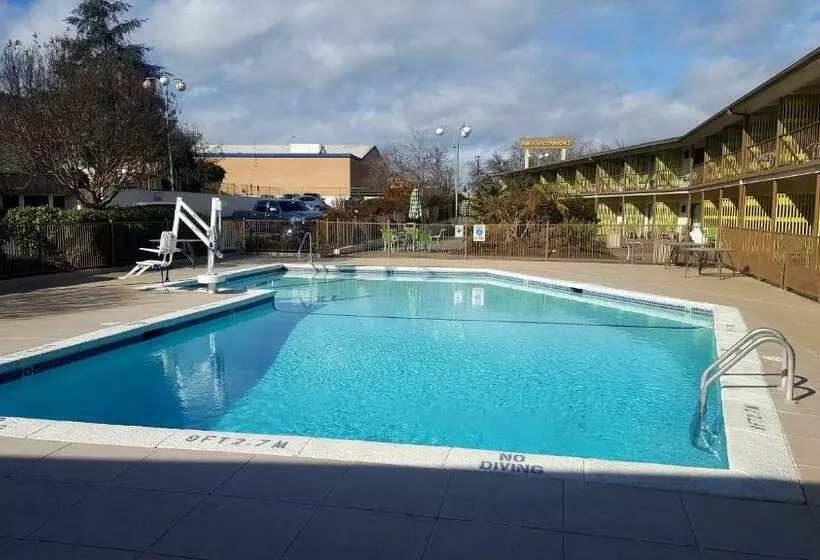 호텔 Inn At The Commons