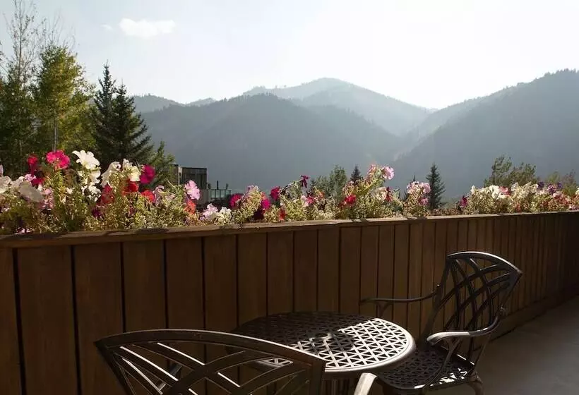 ホテル Knob Hill Inn