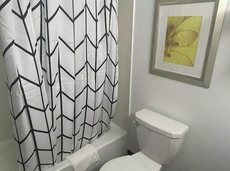 فندق Days Inn By Wyndham Erie