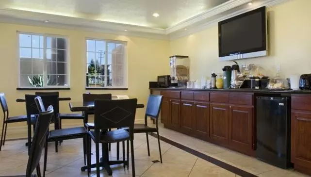 בית מלון כפרי Orange Show Inn